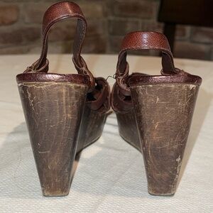 Miu miu wood wood and leather made in Italy They are a size 40